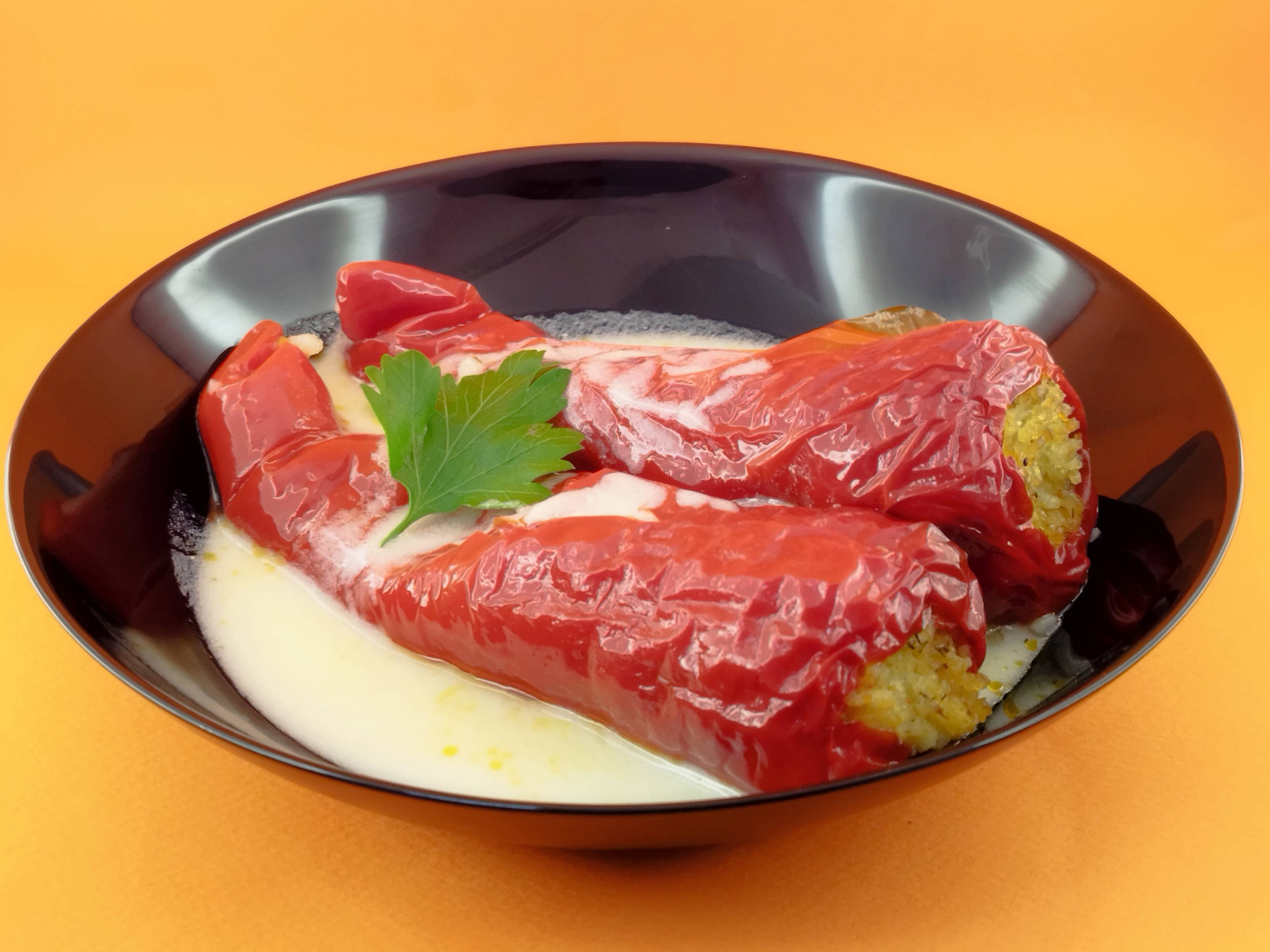 Пълнени чушки с ориз и мляно месо